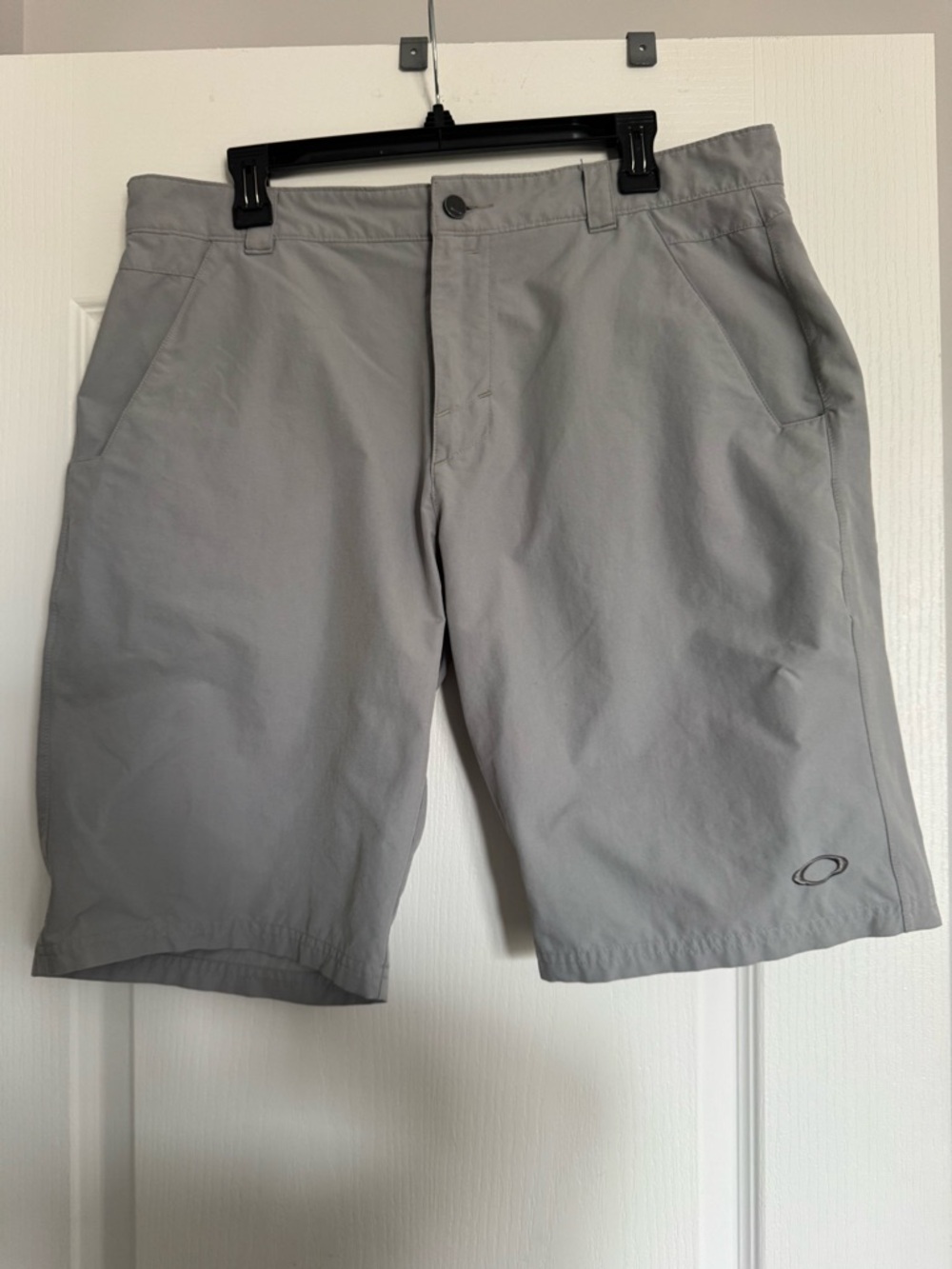 Oakley Gray Flat-Front Men's versatile lightweight casual Shorts